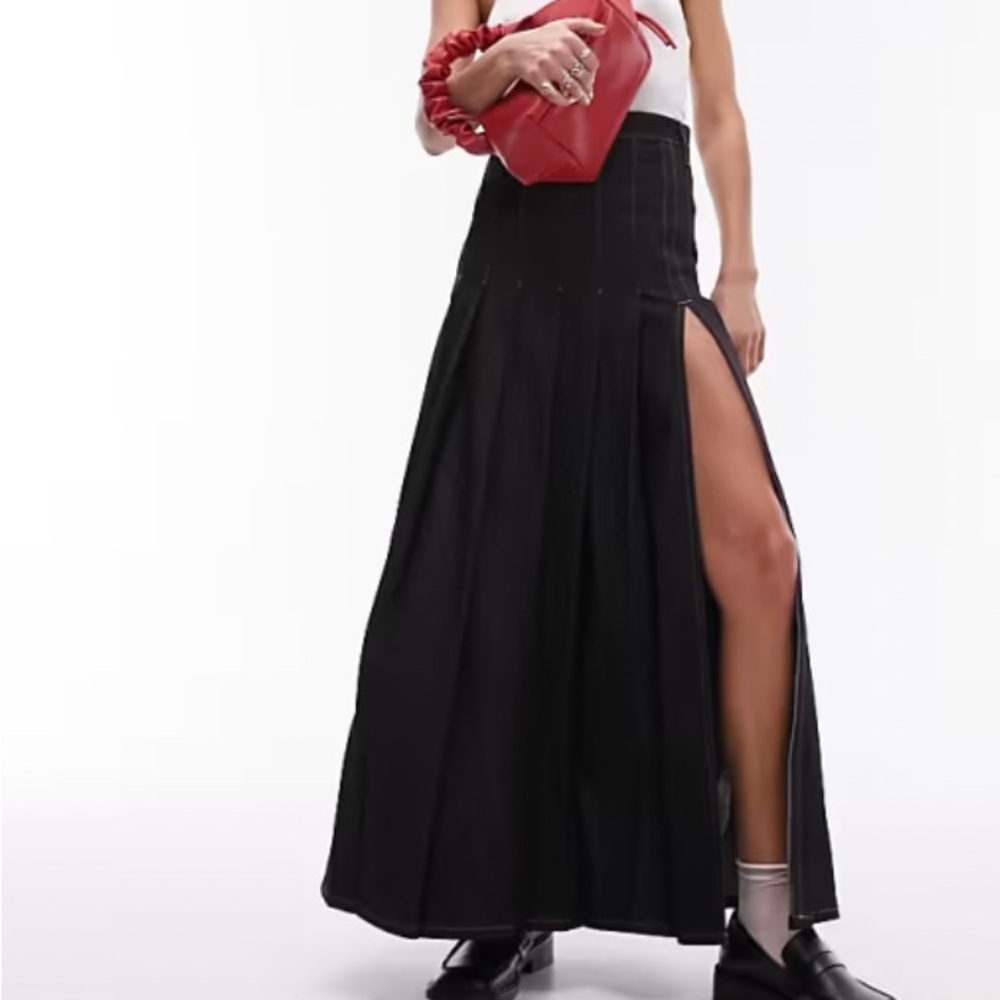 Pleated Drop-waist Denim Skirt